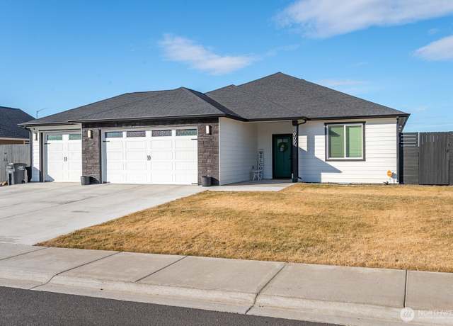 Property at 909 NE 5th Ave, Ephrata, WA 98823, 3 beds, 2 baths
