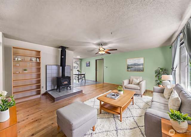 Property at 1610 Grant St, Bellingham, WA 98225, 2 beds, 1 bath