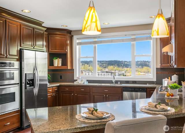Property at 8850 Redmond Woodinville Rd NE #402, Redmond, WA 98052, 2 beds, 2.5 baths