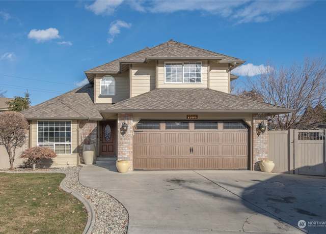 Property at 1506 4th St S, Wenatchee, WA 98801, 3 beds, 2.5 baths