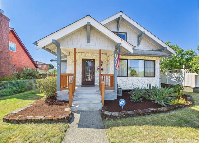 Property at 1006 E Harrison St, Tacoma, WA 98404, 4 beds, 1 bath