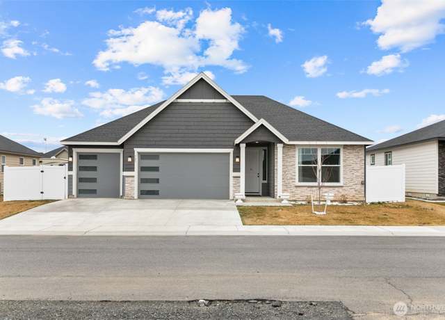 Property at 705 J St NE, Quincy, WA 98848, 3 beds, 2 baths