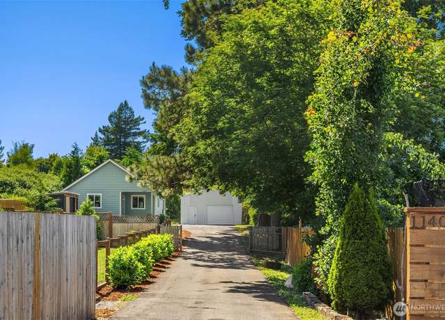 Property at 11401 14th Ave S, Seattle, WA 98168, 2 beds, 1.5 baths