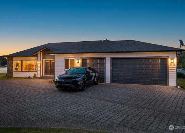 Property at 1558 Fairview St, Bellingham, WA 98229, 4 beds, 4.5 baths