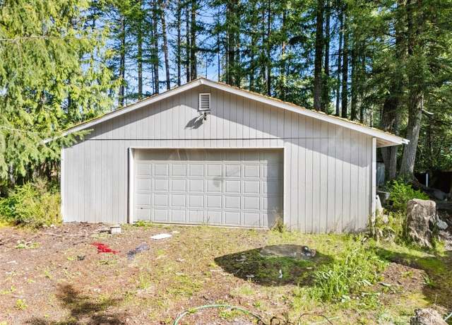 Property at 1400 E Rasor Rd, Belfair, WA 98528, 2 beds, 1 bath