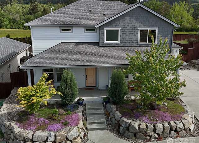 Property at 2025 E 9th St, La Center, WA 98629, 4 beds, 2.5 baths