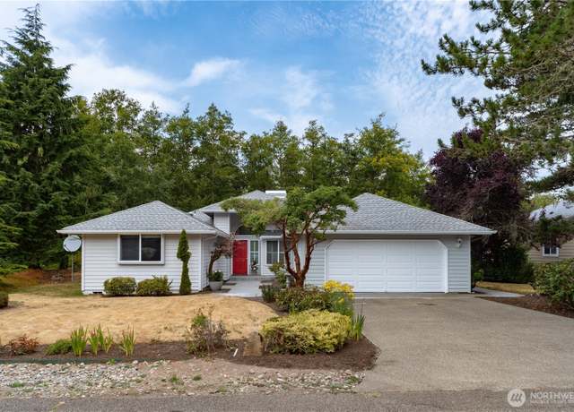 Property at 70 Fernridge Ln, Port Ludlow, WA 98365, 2 beds, 2 baths