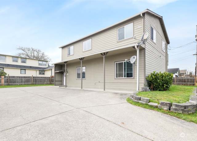 Property at 520 S Race St, Port Angeles, WA 98362, 6 beds, 2 baths