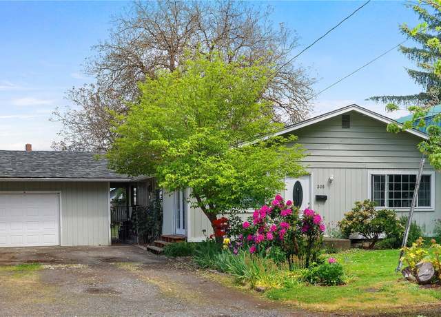 Property at 305 W 6th St, Centralia, WA 98531, 3 beds, 1.5 baths