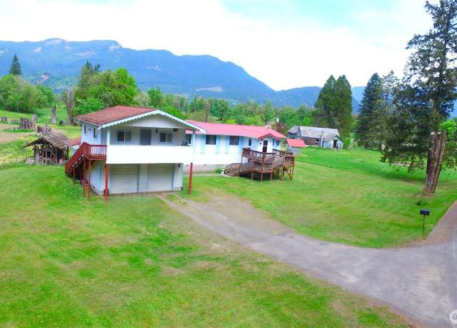 Property at 150 Skinner Rd, Randle, WA 98377, 3 beds, 2 baths
