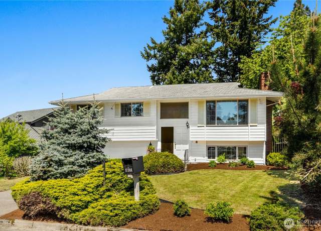 Property at 11304 SE 179th St, Renton, WA 98055, 3 beds, 3 baths
