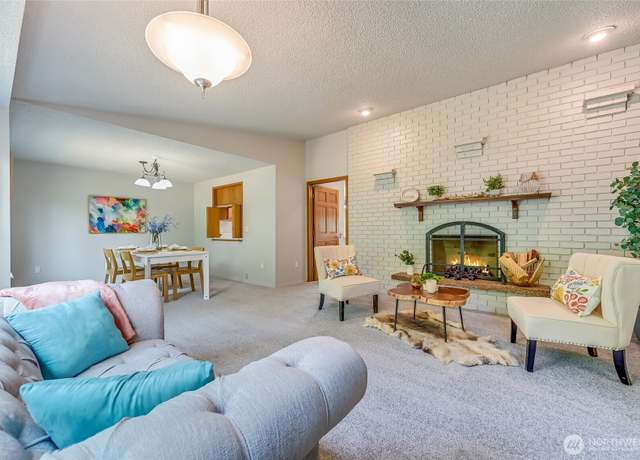 Property at 15323 103rd Avenue Ct E, Puyallup, WA 98374, 3 beds, 2 baths