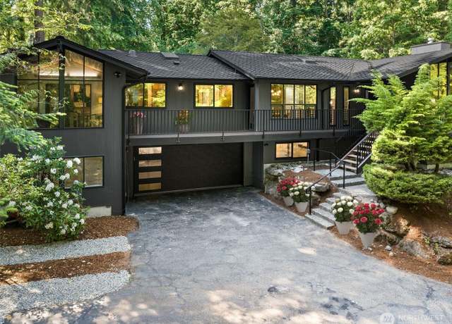 Property at 6423 E Mercer Way, Mercer Island, WA 98040, 4 beds, 3.5 baths