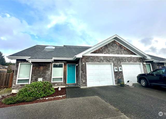 Property at 142 NW 28th St, Long Beach, WA 98631, 2 beds, 2.5 baths