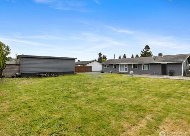 Property at 12177 Country Ln, Burlington, WA 98233, 3 beds, 1 bath