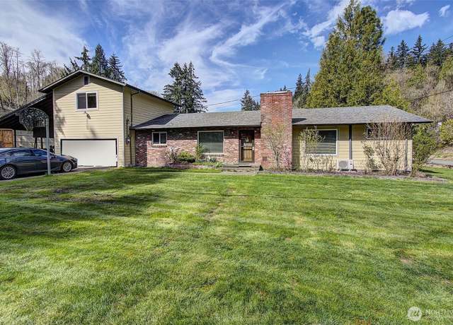 Property at 100 Inglewood Dr, Longview, WA 98632, 3 beds, 2.5 baths