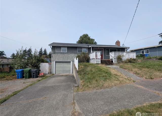 Property at 1546 NE 2nd Ave, Oak Harbor, WA 98277, 4 beds, 2.5 baths