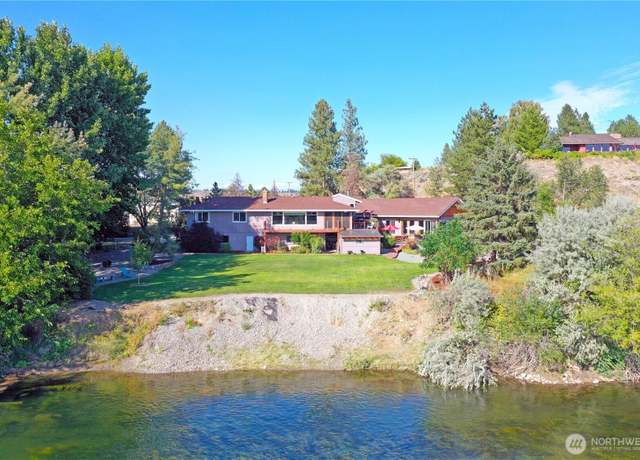Property at 725 Okoma Dr, Omak, WA 98841, 3 beds, 2 baths