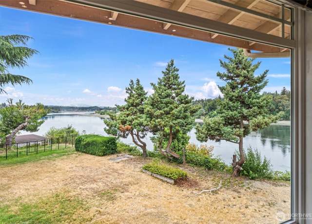Property at 1000 Bridgeview Ln, Bremerton, WA 98337, 4 beds, 2 baths