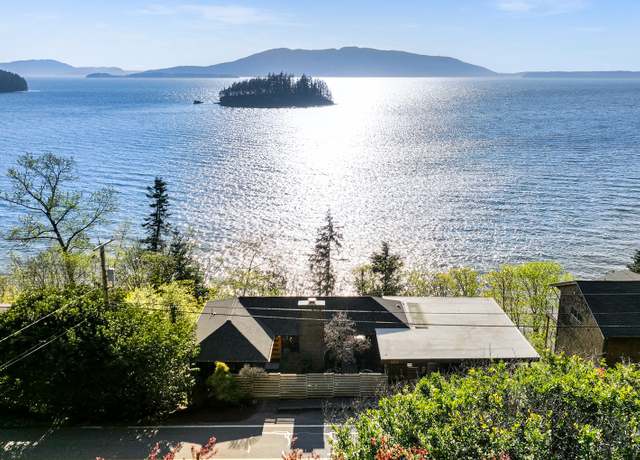 Property at 1035 Chuckanut Dr, Bellingham, WA 98229, 2 beds, 2.5 baths