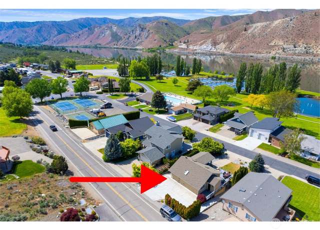 Property at 250 Lakefront Dr, Orondo, WA 98843, 3 beds, 2 baths