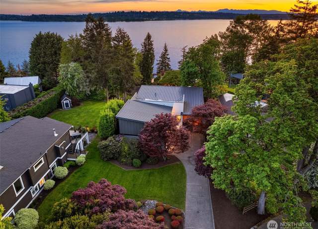 Property at 747 14th Ave W, Kirkland, WA 98033, 5 beds, 4.5 baths