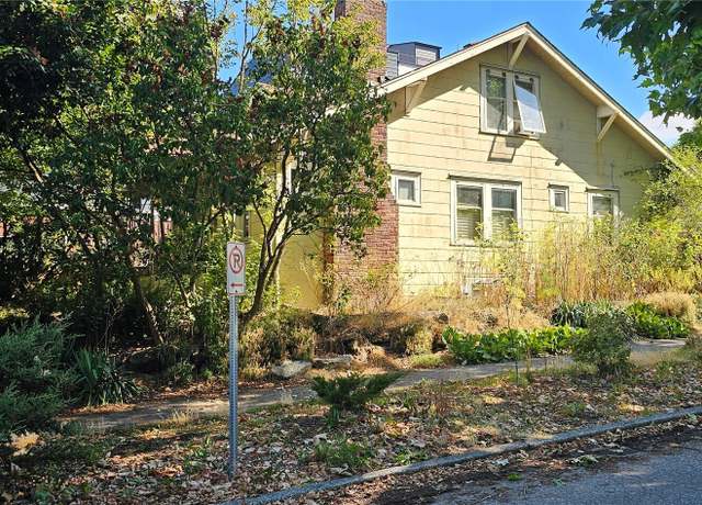 Property at 4302 Woodlawn Ave N, Seattle, WA 98103, 5 beds, 2 baths