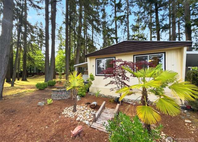 Property at 18425 NE 95th St #8, Redmond, WA 98052, 2 beds, 1.5 baths
