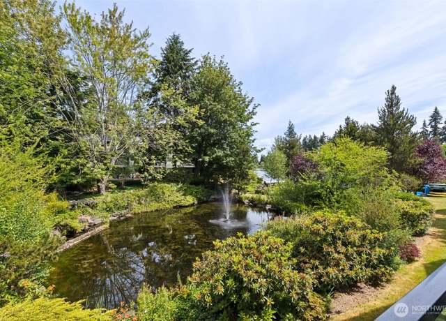 Property at 19414 Aurora Ave N #203, Shoreline, WA 98133, 2 beds, 1 bath
