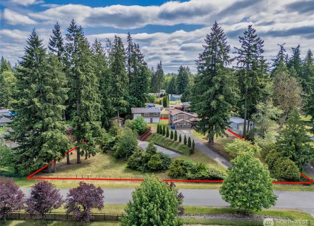 Property at 15825 SE 322nd St, Auburn, WA 98092, 4 beds, 3 baths