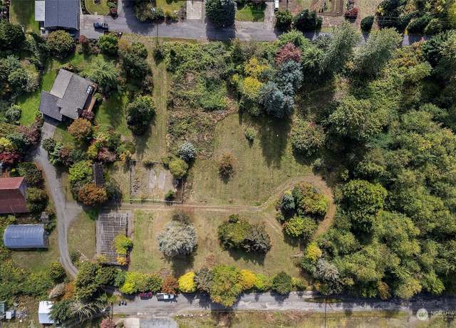 Property at 11411 Woodland Ave E, Puyallup, WA 98373, 3 beds, 2.5 baths