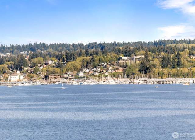 Property at 1710 W Sunn Fjord Ln Unit K305, Bremerton, WA 98312, 2 beds, 1.5 baths