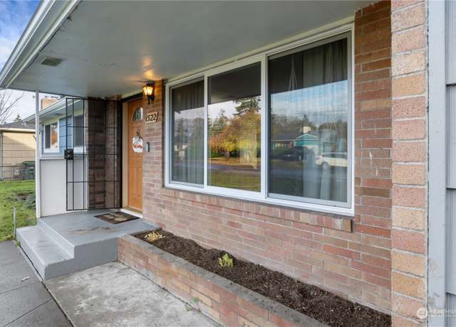 Property at 1522 Wheeler St S, Tacoma, WA 98444, 4 beds, 1 bath