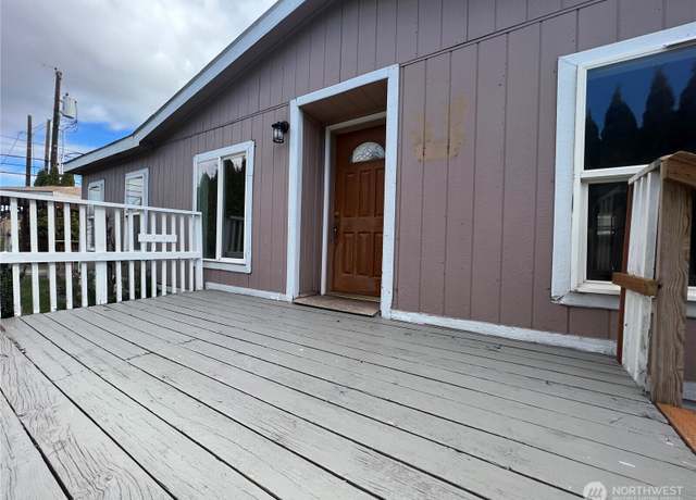 Property at 113 2nd St, Mattawa, WA 99349, 4 beds, 2 baths