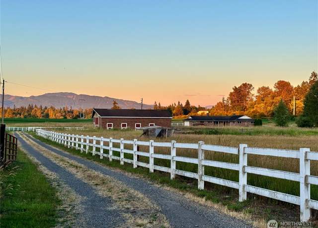 Property at 40606 202nd Ave SE, Enumclaw, WA 98022, 3 beds, 2 baths