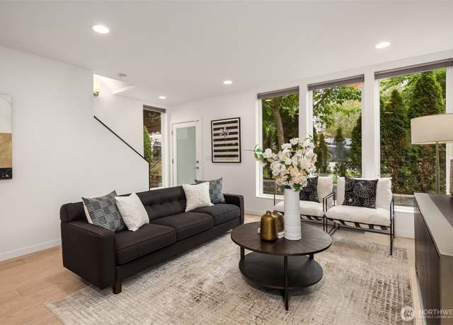 Property at 909 29th Ave S, Seattle, WA 98144, 3 beds, 2.5 baths