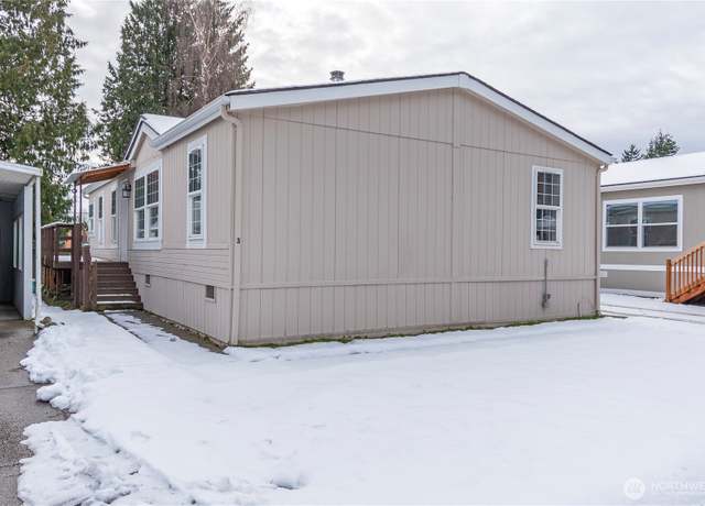 Property at 11100 W 4th Ave #3, Everett, WA 98204, 3 beds, 2 baths