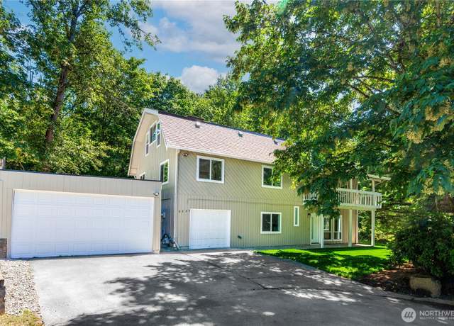 Property at 8820 125th Pl SE, Newcastle, WA 98056, 5 beds, 3 baths