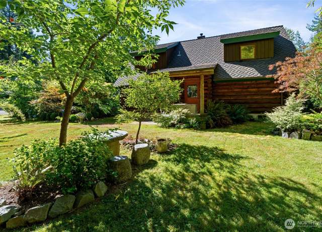Property at 825 SW Winter Spring Ln, Port Orchard, WA 98367, 3 beds, 1 bath