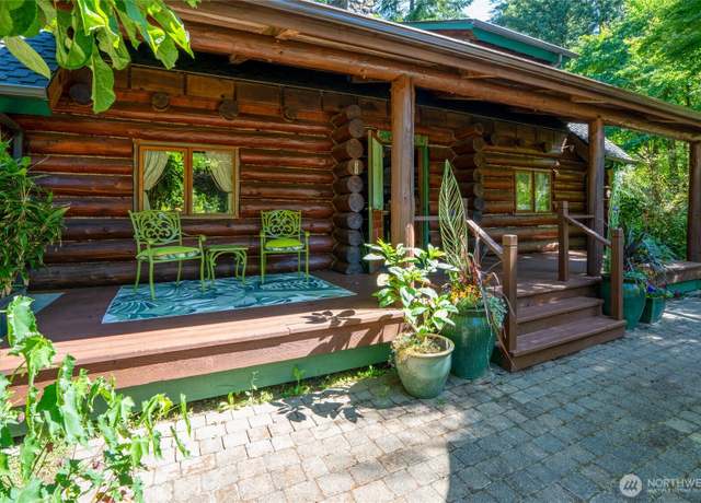 Property at 825 SW Winter Spring Ln, Port Orchard, WA 98367, 3 beds, 1 bath