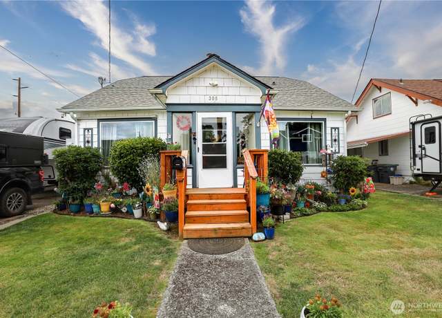 Property at 305 Fillmore St, Hoquiam, WA 98550, 3 beds, 1 bath