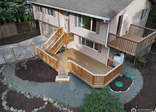 Property at 3636 Gamble St, Clinton, WA 98236, 2 beds, 2.5 baths