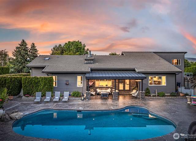 Property at 628 Meadows Dr, Wenatchee, WA 98801, 3 beds, 3.5 baths
