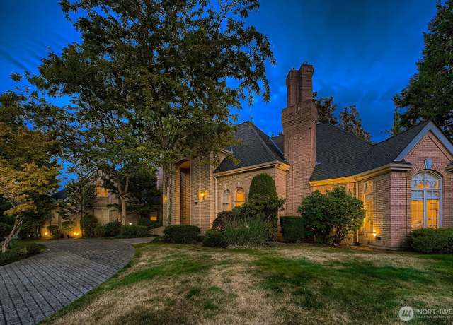 Property at 17239 NE 126th Pl, Redmond, WA 98052, 4 beds, 3.5 baths