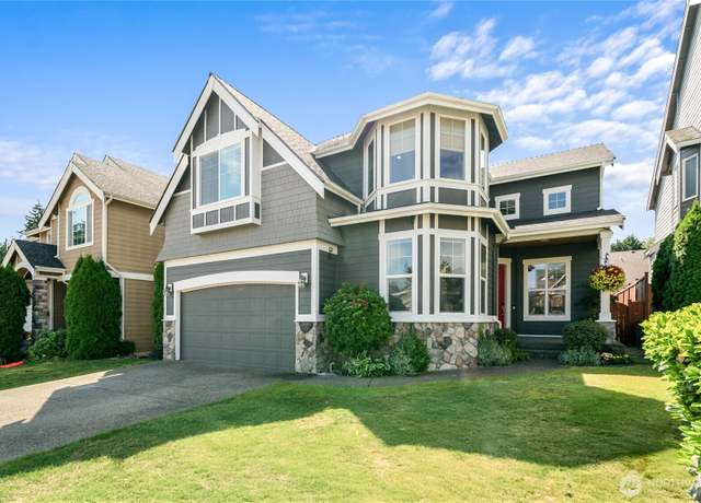 Property at 12925 SE 216th Pl, Kent, WA 98031, 3 beds, 3 baths