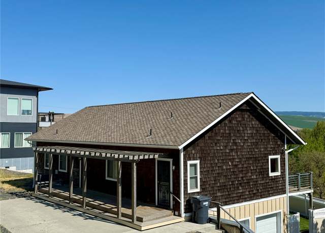 Property at 800 N Willow St, Dayton, WA 99328, 3 beds, 2.5 baths