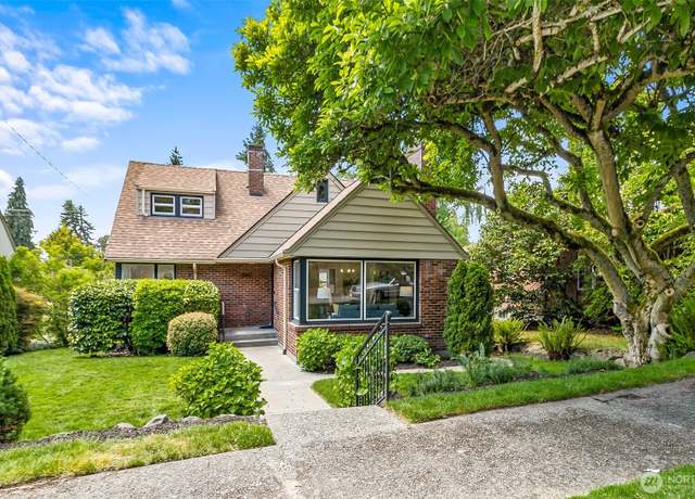 Property at 6547 46th Ave NE, Seattle, WA 98115, 4 beds, 1.5 baths