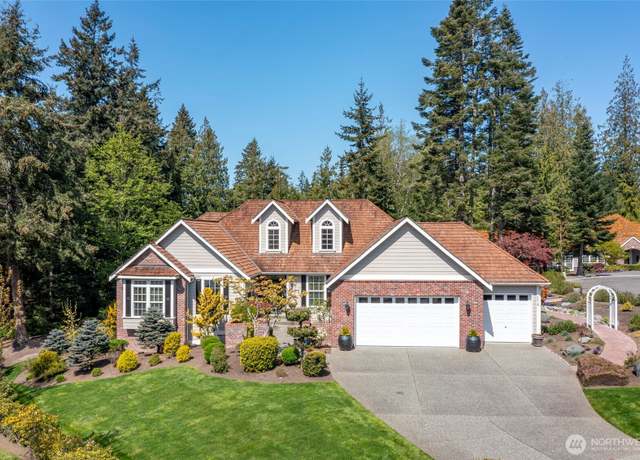 Property at 2418 Lake Park Dr, Anacortes, WA 98221, 3 beds, 2.5 baths