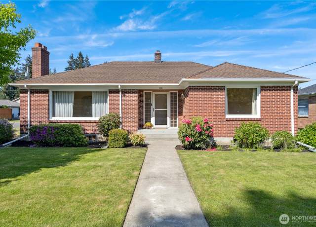 Property at 401 Pike St NE, Auburn, WA 98002, 4 beds, 2 baths