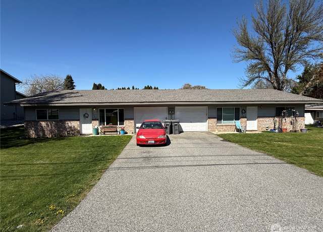 Property at 1702 Washington St, Wenatchee, WA 98801, 4 beds, 2 baths